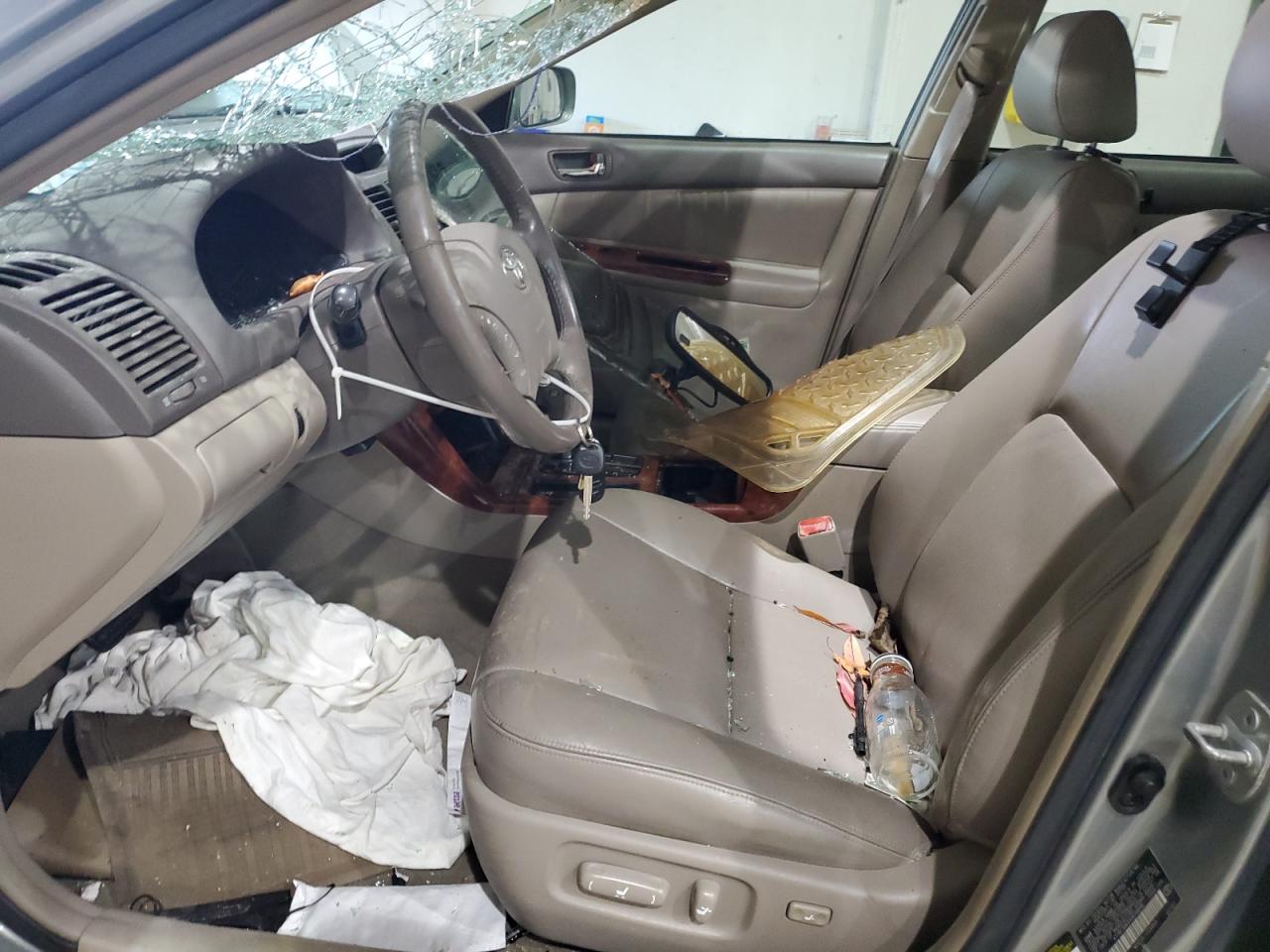 2005 Toyota Camry Le VIN: 4T1BF30KX5U616696 Lot: 91378935