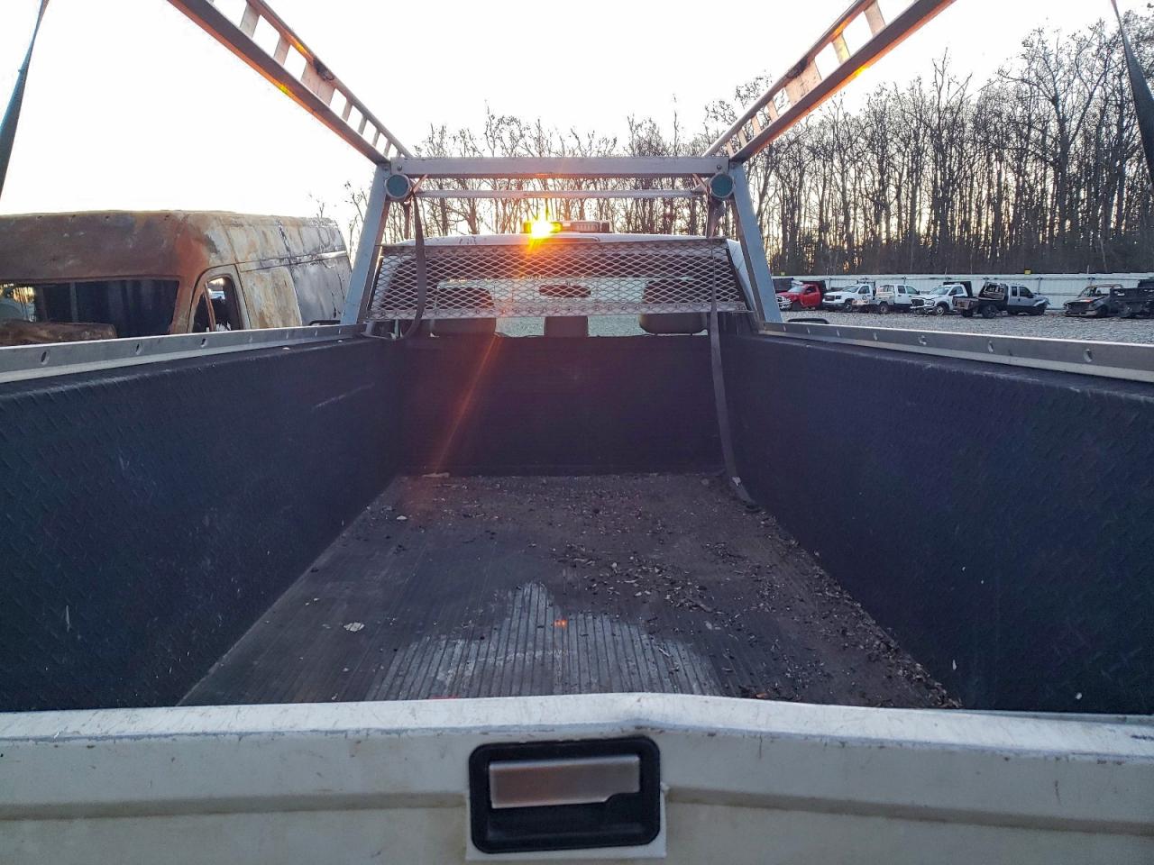 2011 Ford F350 Utility / Service Truck VIN: 1FDRF3H62BEA33387 Lot: 94233225