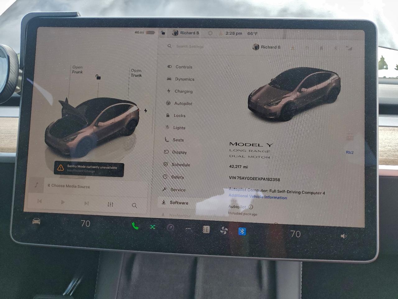 2023 Tesla Model Y VIN: 7SAYGDEEXPA182358 Lot: 92920855