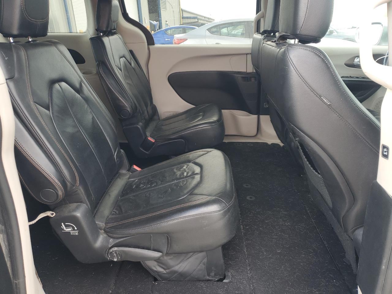 2017 Chrysler Pacifica Touring L VIN: 2C4RC1BGXHR524255 Lot: 92245865