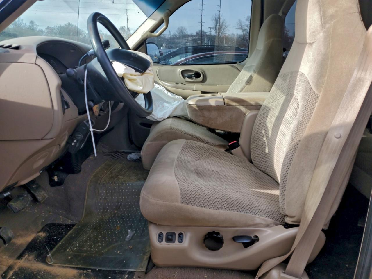 2000 Ford F150 VIN: 1FTRX18W2YNA77789 Lot: 93814905