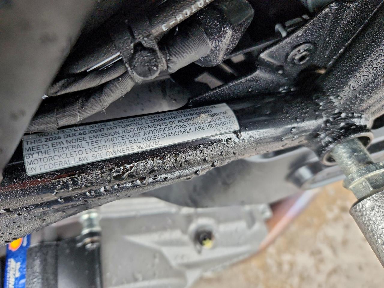 2024 Ducati Desert X VIN: ZDMXANDT2RB008880 Lot: 94469745