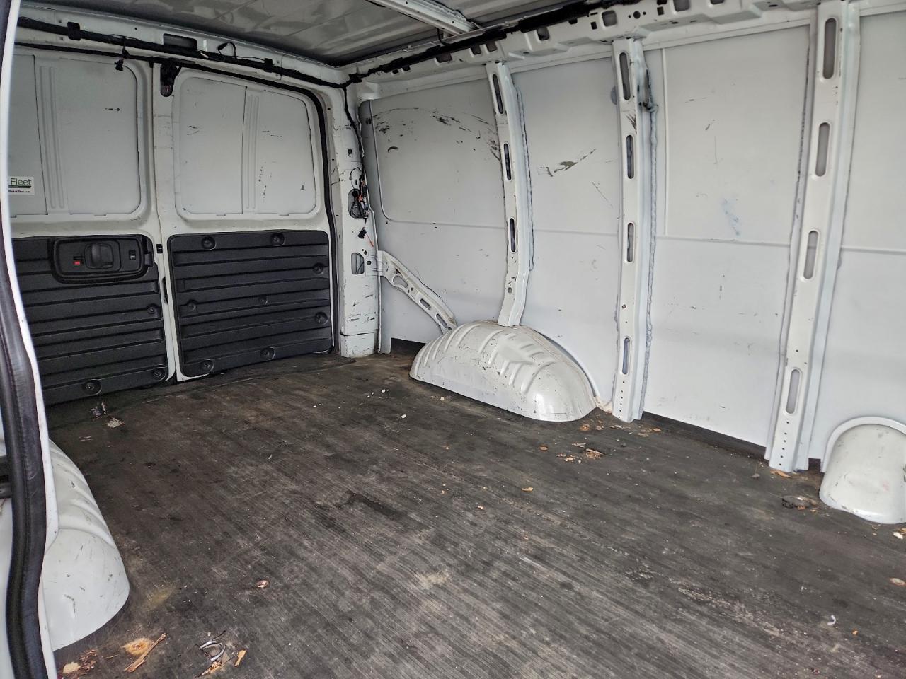 2020 Chevrolet Express G2 Van VIN: 1GCWGAF19L1270886 Lot: 94082675