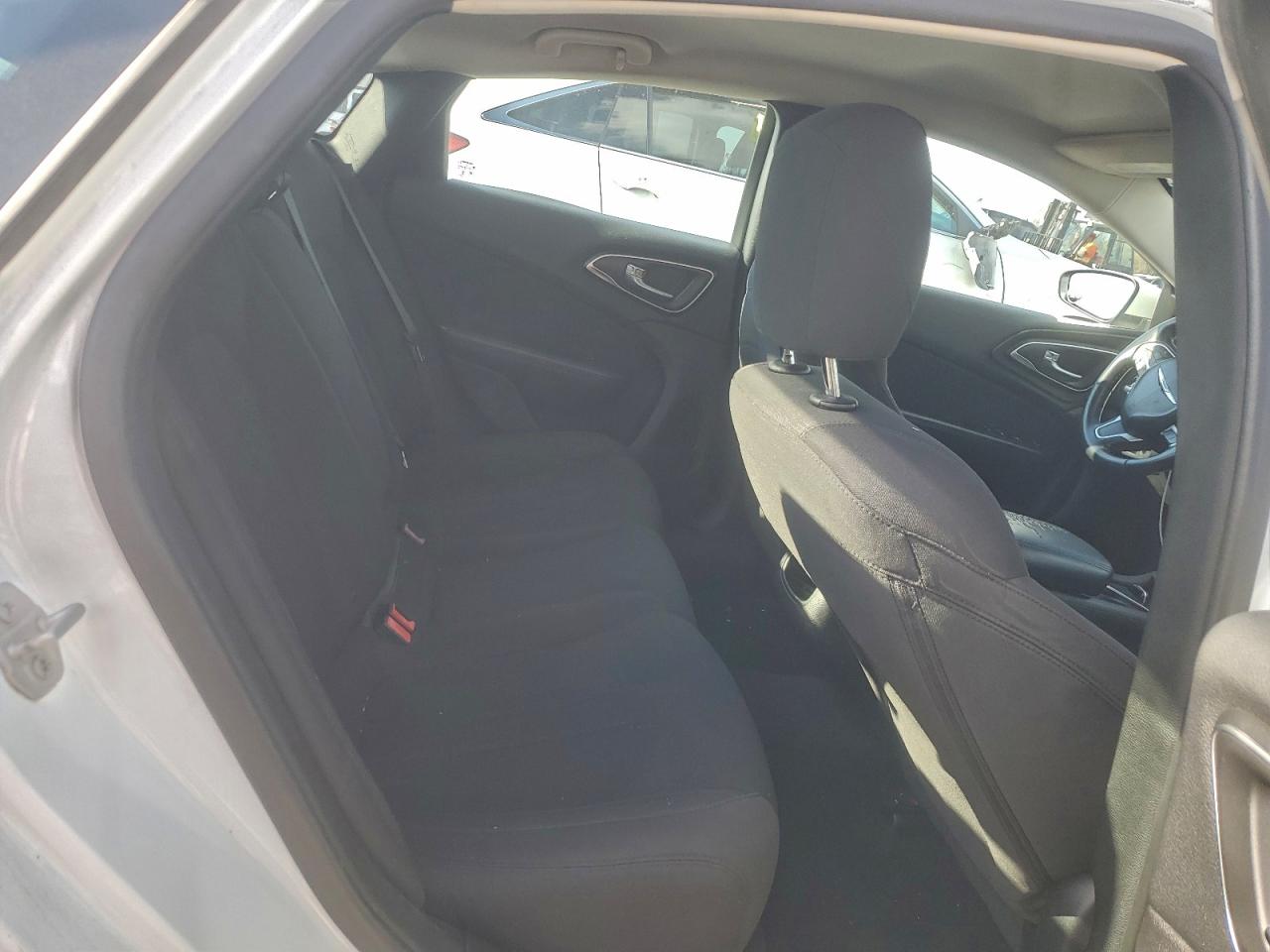 2015 Chrysler 200 Limited VIN: 1C3CCCAB6FN617134 Lot: 93397475