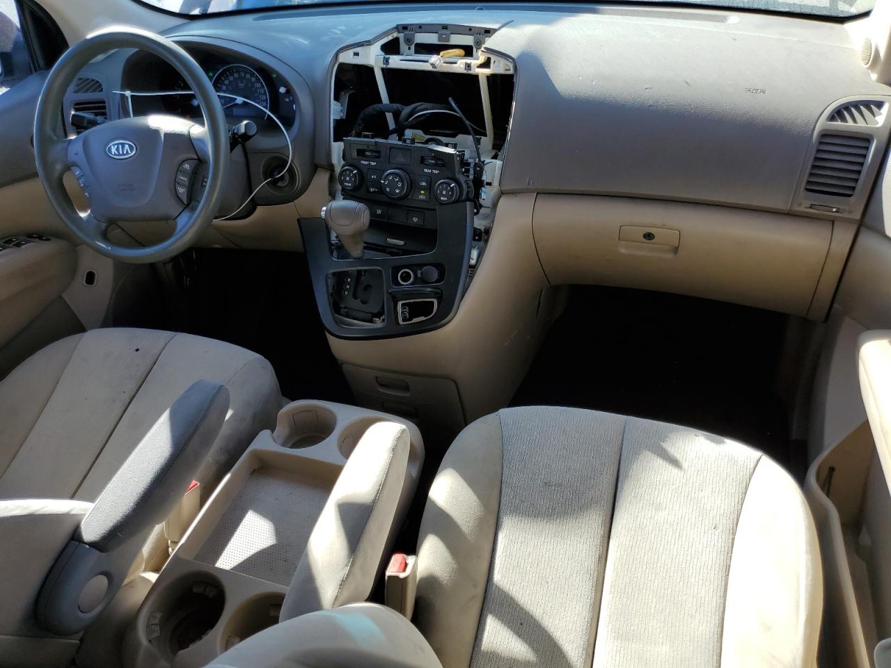 2011 Kia Sedona Lx VIN: KNDMG4C70B6377893 Lot: 92242505