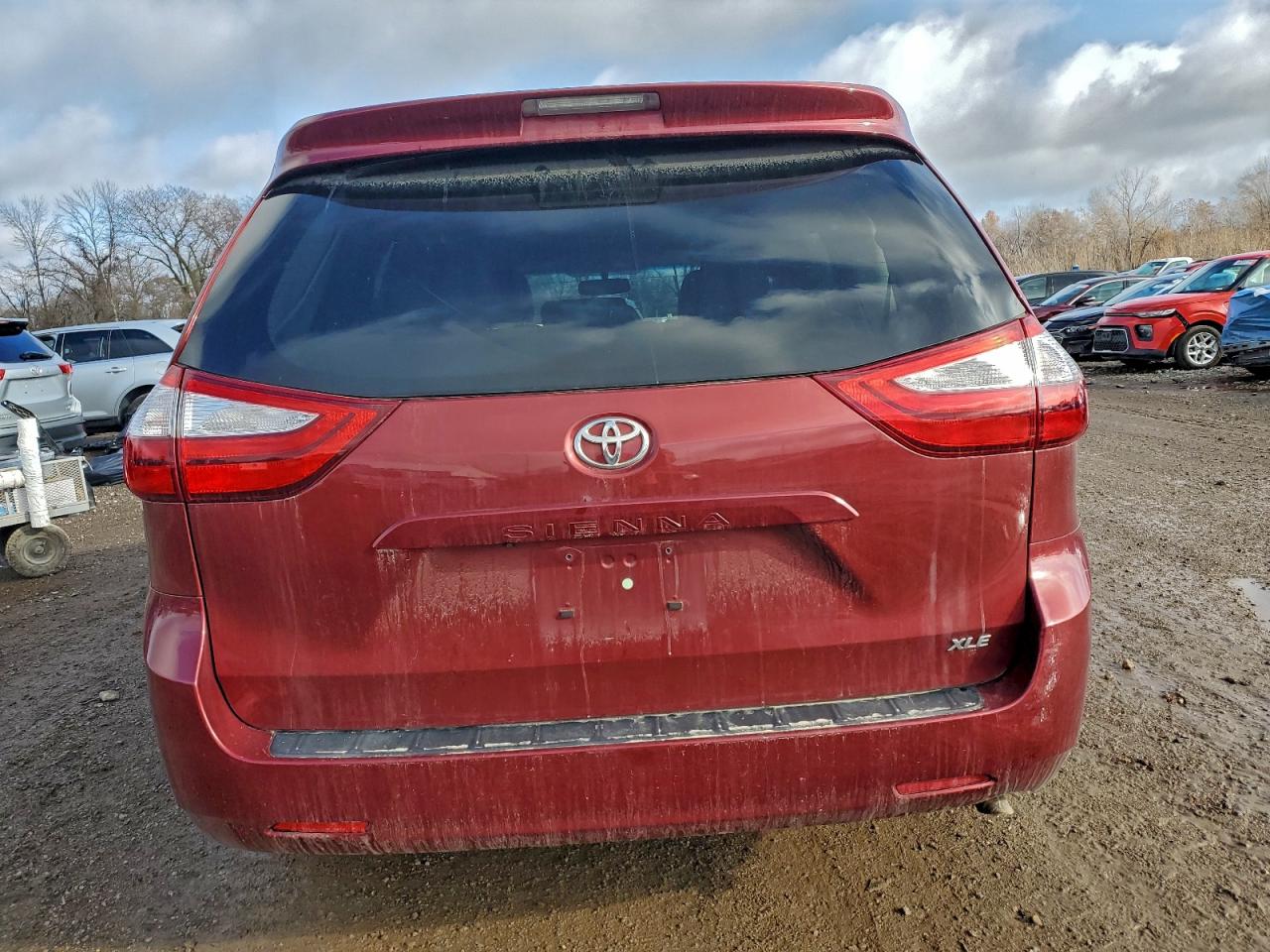 2015 Toyota Sienna Xle VIN: 5TDYK3DC7FS637136 Lot: 93906585