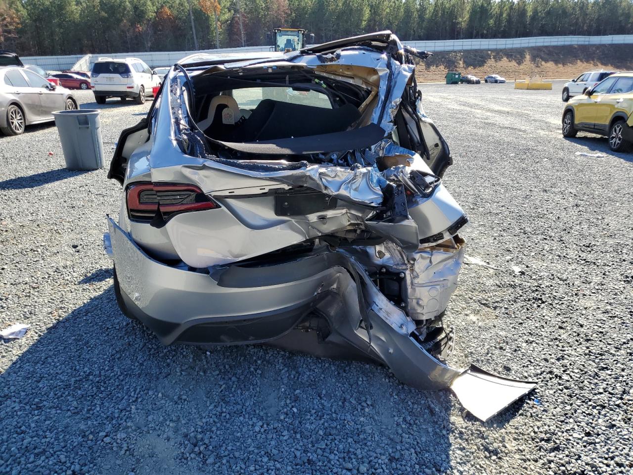 2025 Tesla Model X VIN: 7SAXCBE51SF468526 Lot: 92596875