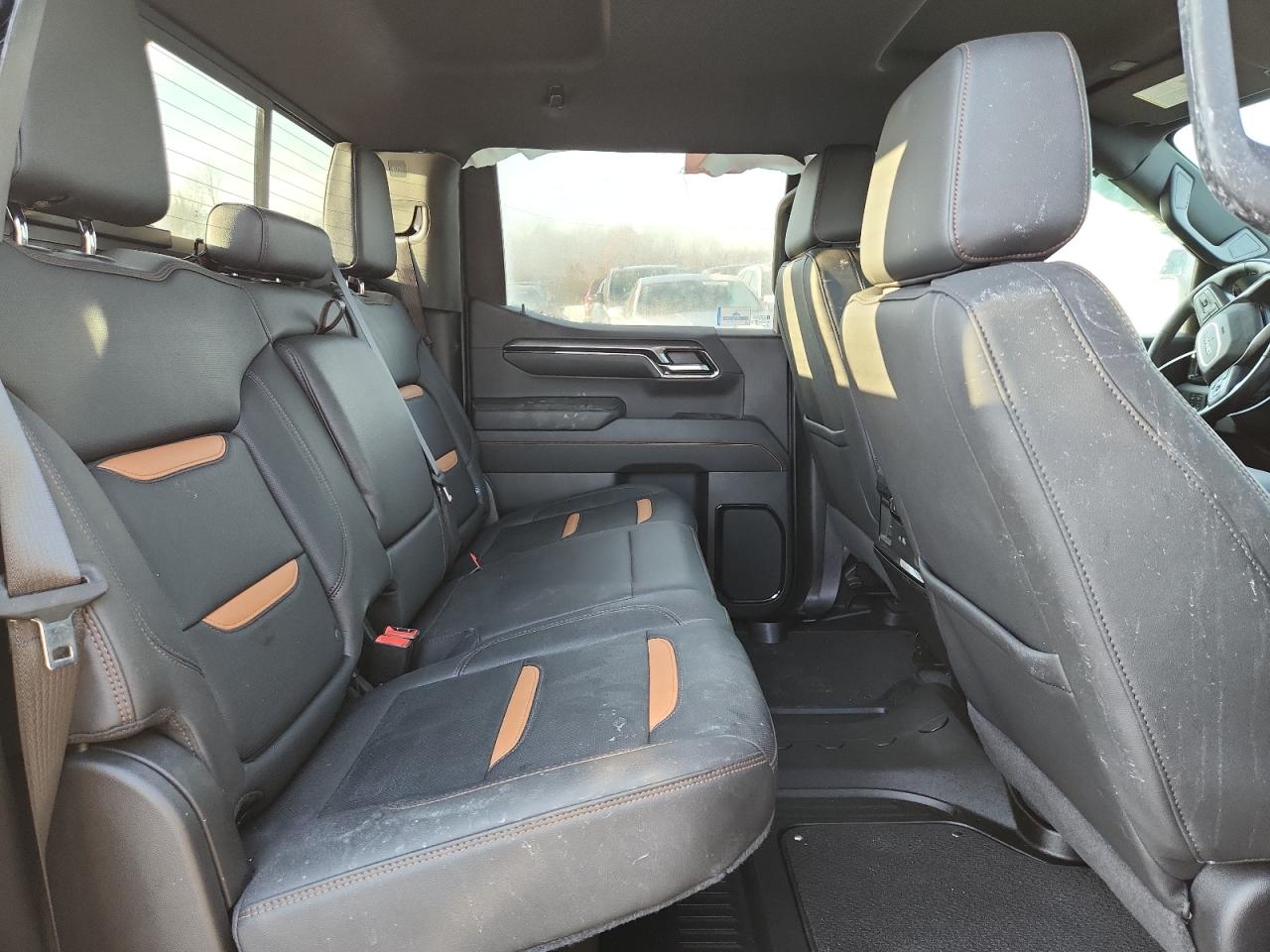 2024 GMC Sierra K1500 At4 VIN: 1GTUUEE85RZ281416 Lot: 92793605