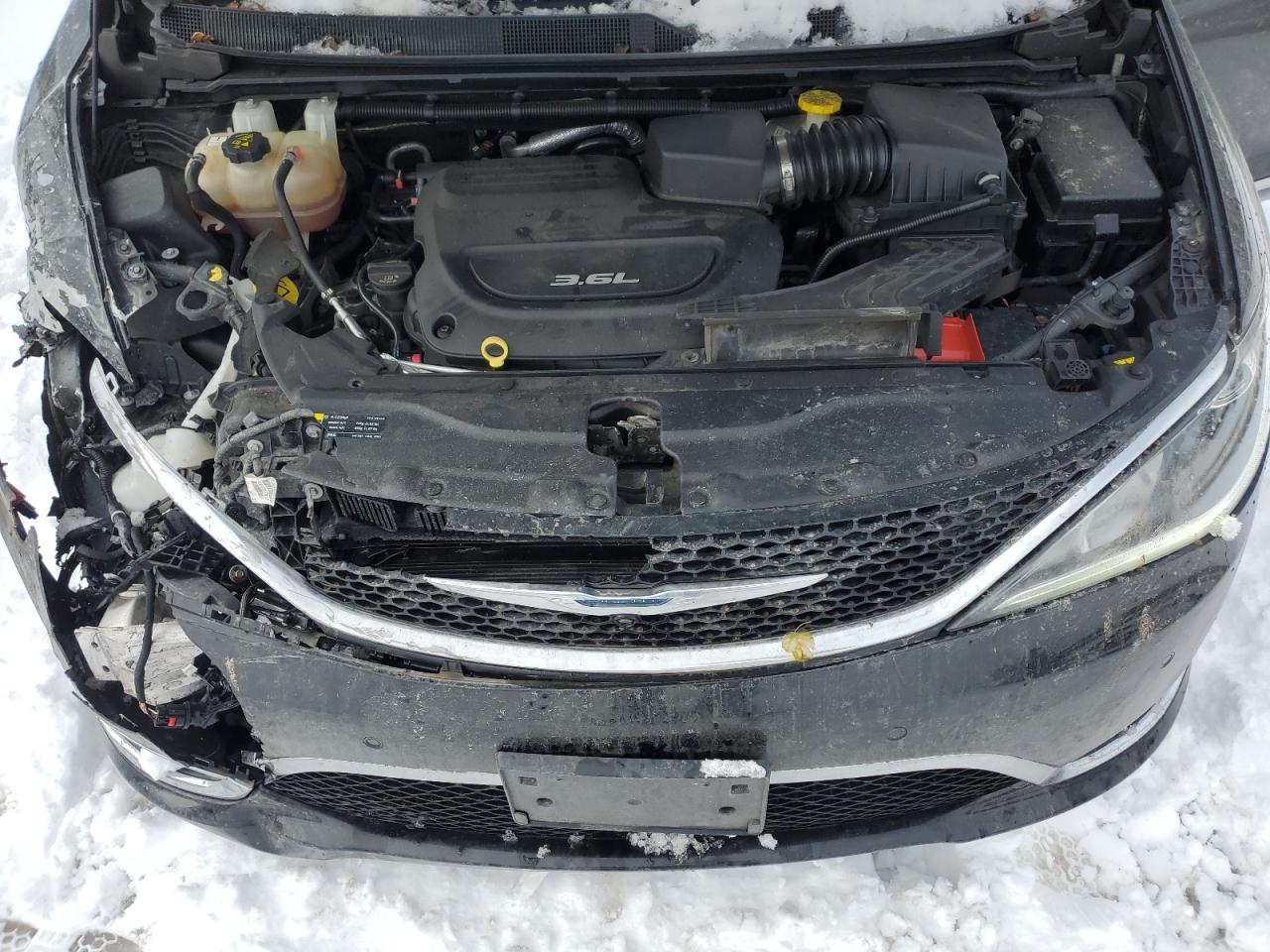 2017 Chrysler Pacifica Limited VIN: 2C4RC1GG2HR663451 Lot: 90897655