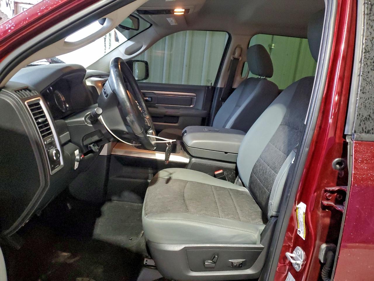 2017 Ram 1500 Slt VIN: 3C6RR7LT8HG605216 Lot: 93932175