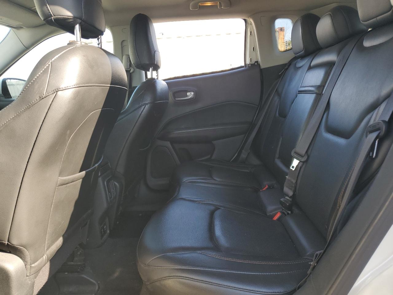 2018 Jeep Compass Limited VIN: 3C4NJDCB2JT281911 Lot: 91036515