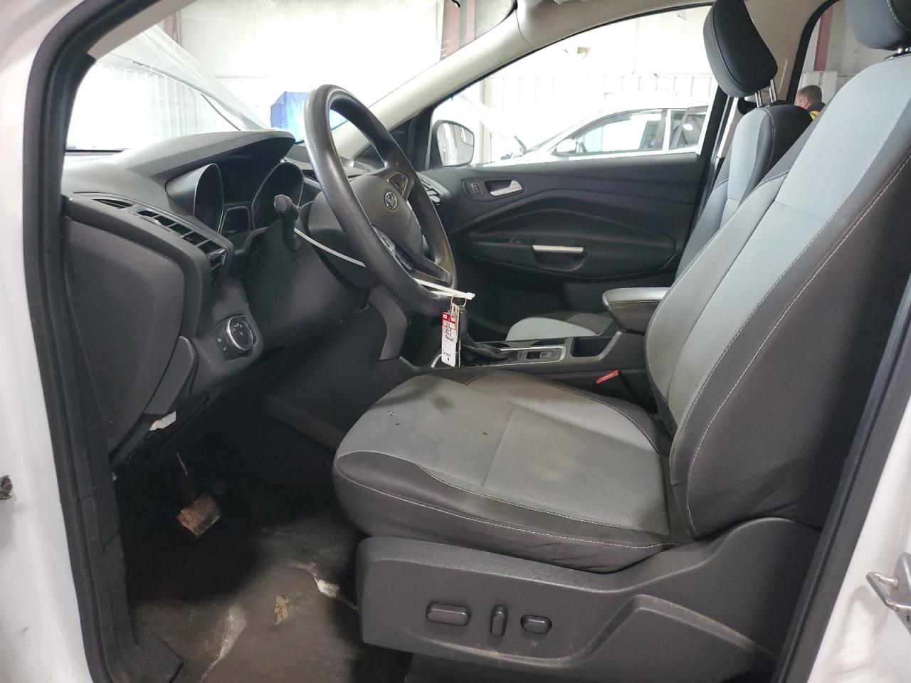 2018 Ford Escape Se VIN: 1FMCU9GD4JUA43745 Lot: 92936535