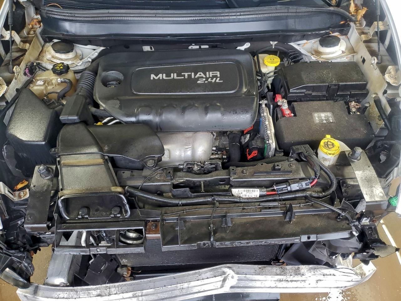 2015 Jeep Cherokee Latitude VIN: 1C4PJLCB9FW747175 Lot: 93715215