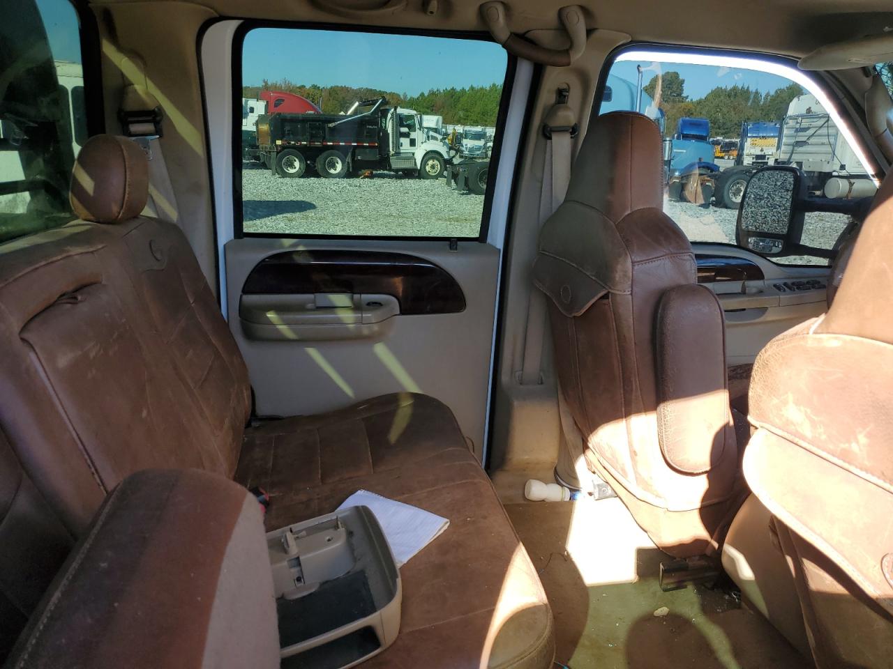 2005 Ford F350 Super Duty Flatbed Truck VIN: 1FTWW33P35EA48458 Lot: 91423775