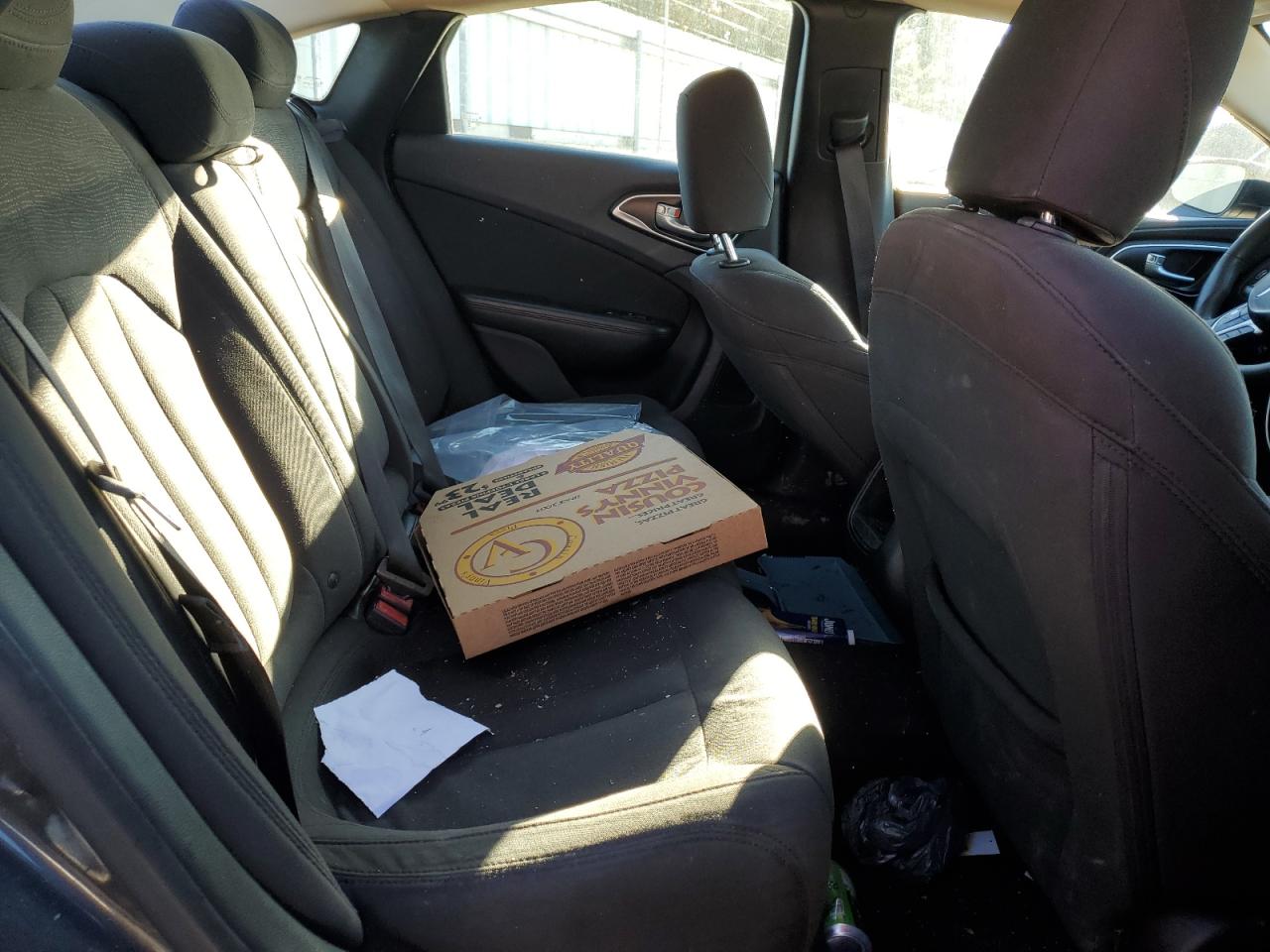 2015 Chrysler 200 Limited VIN: 1C3CCCAB2FN693823 Lot: 92912475