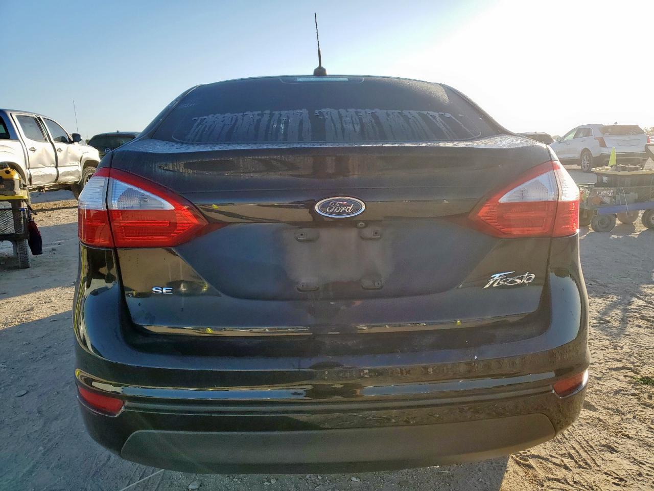 2018 Ford Fiesta Se VIN: 3FADP4BJ9JM121446 Lot: 92310145