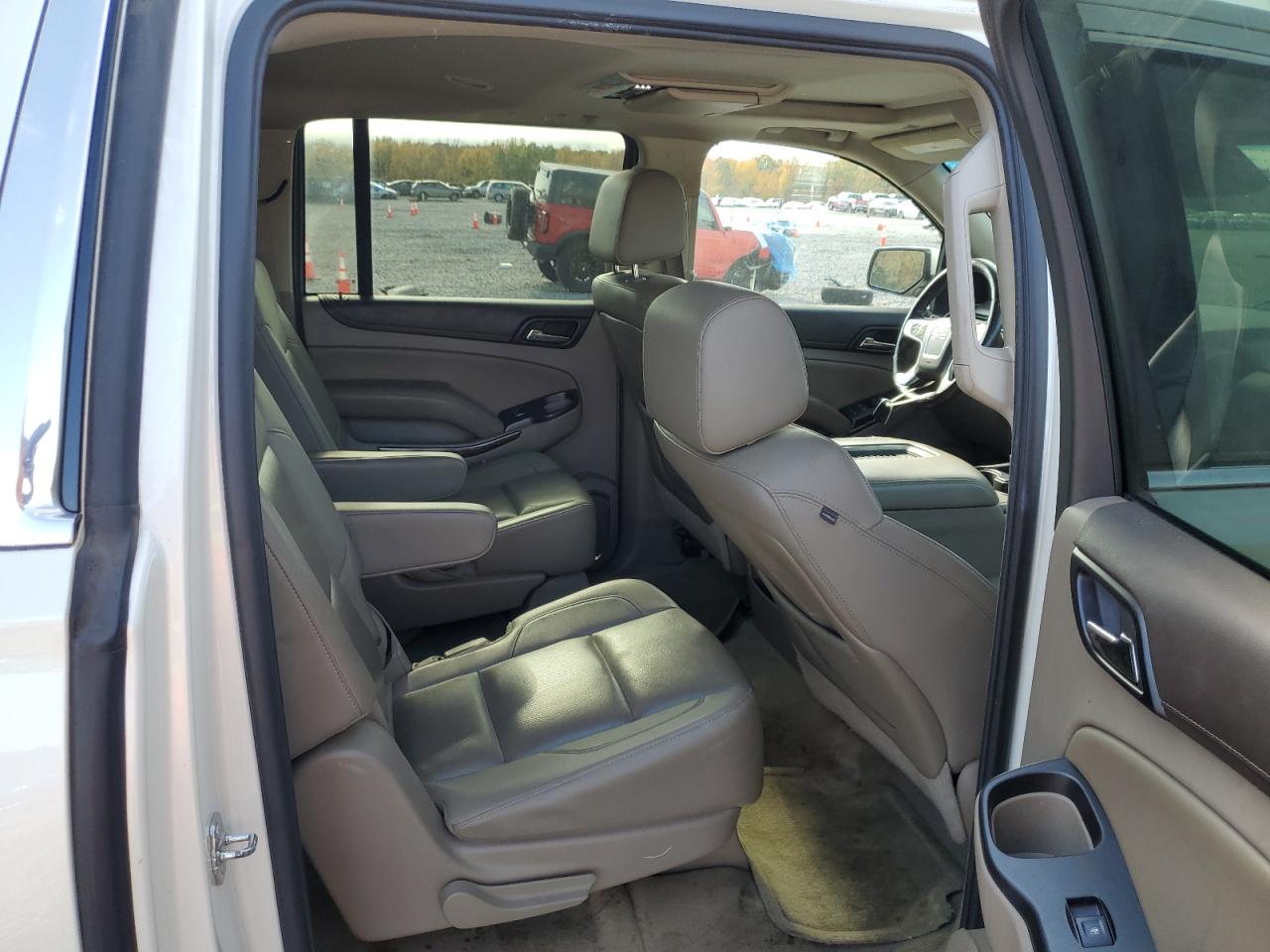 2015 GMC Yukon Xl K1500 Slt VIN: 1GKS2HKC9FR569351 Lot: 92815235