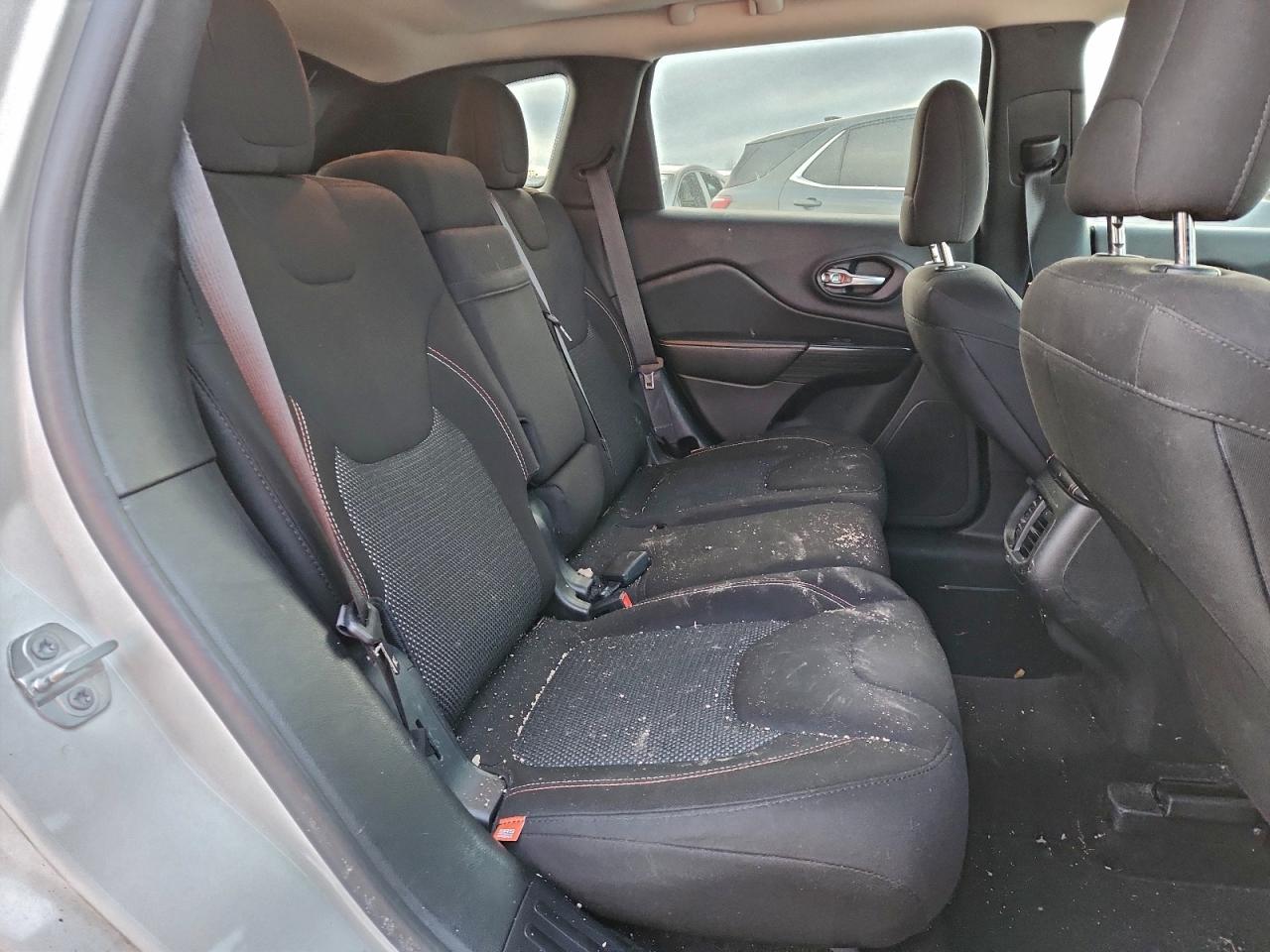 2016 Jeep Cherokee Latitude VIN: 1C4PJLCB8GW290974 Lot: 92191755