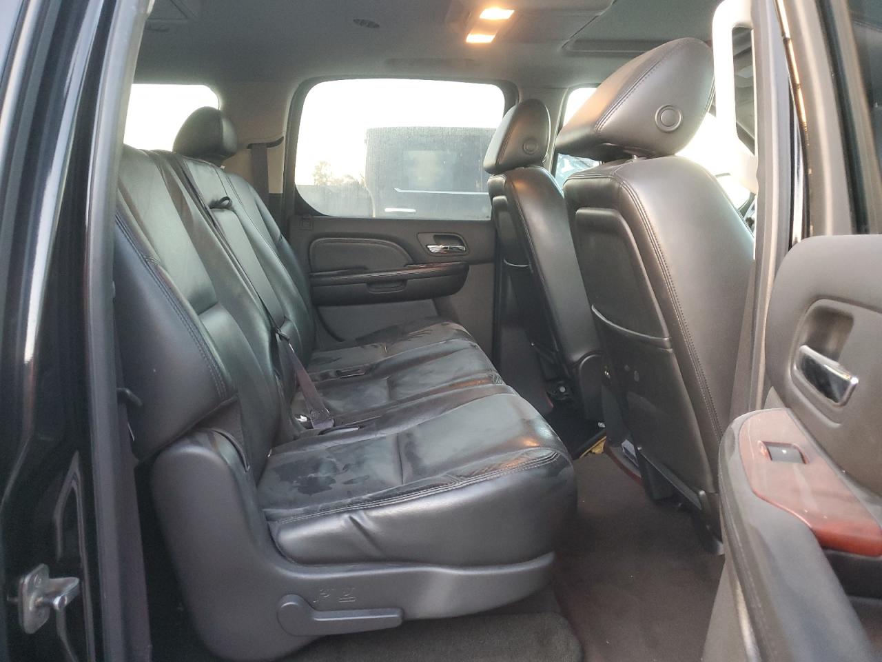 2008 Cadillac Escalade Esv VIN: 1GYFK66828R110117 Lot: 93694705