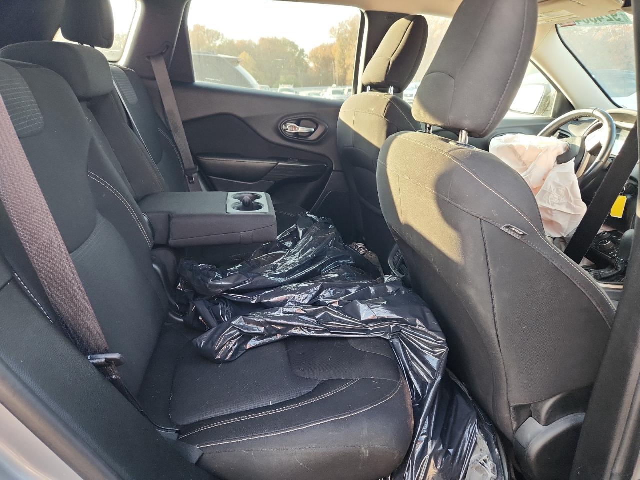 2017 Jeep Cherokee Latitude VIN: 1C4PJLCB3HW526996 Lot: 92486435