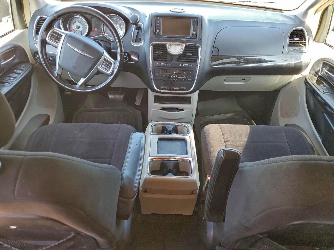 2011 Chrysler Town & Country Touring VIN: 2A4RR5DG1BR744713 Lot: 94099455