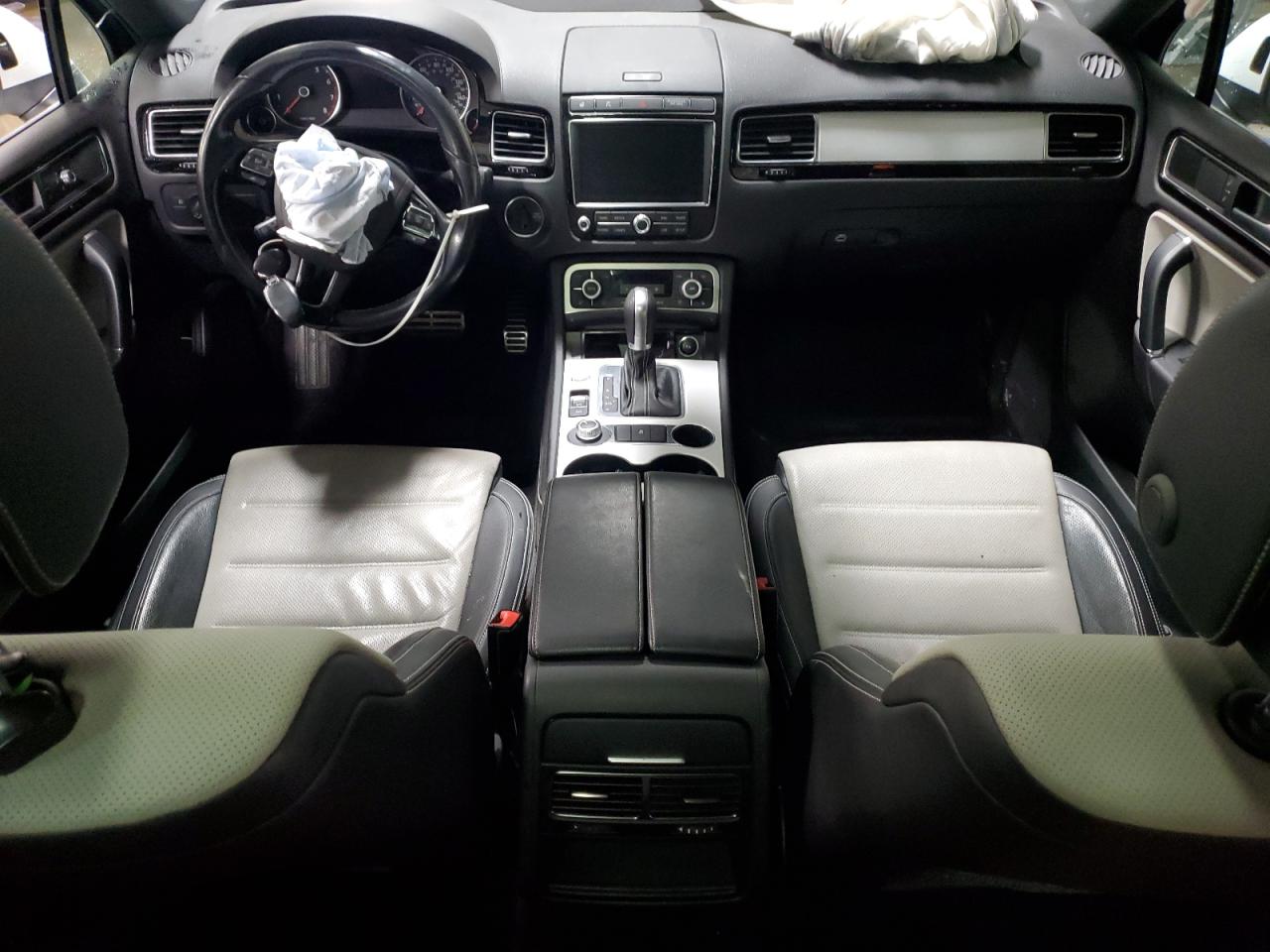 2017 Volkswagen Touareg Wolfsburg VIN: WVGRF7BP8HD005519 Lot: 92195885