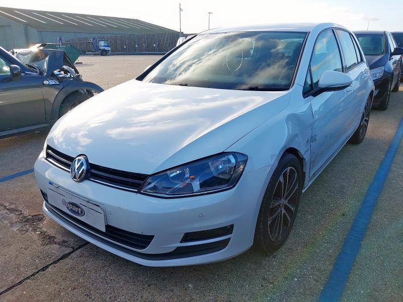 2016 VOLKSWAGEN GOLF 1.6 TDI 110 MATCH 5DR for sale at Copart NEWBURY