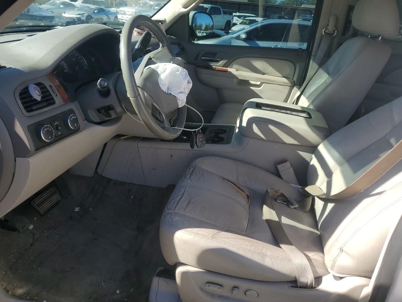 2013 Chevrolet Tahoe K1500 Lt VIN: 1GNSKBE06DR313585 Lot: 85948845