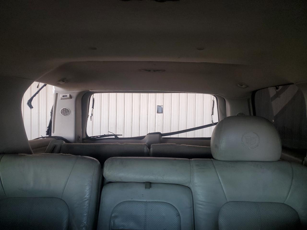 2002 Cadillac Escalade Luxury VIN: 1GYEC63T62R312161 Lot: 92710635