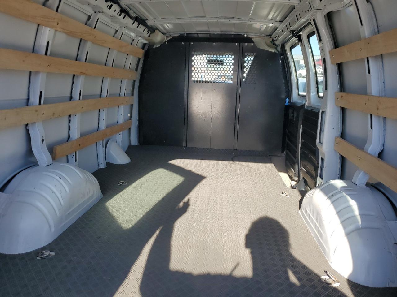 2024 Chevrolet Express Delivery Van VIN: 1GCWGAFP9R1228988 Lot: 92851925