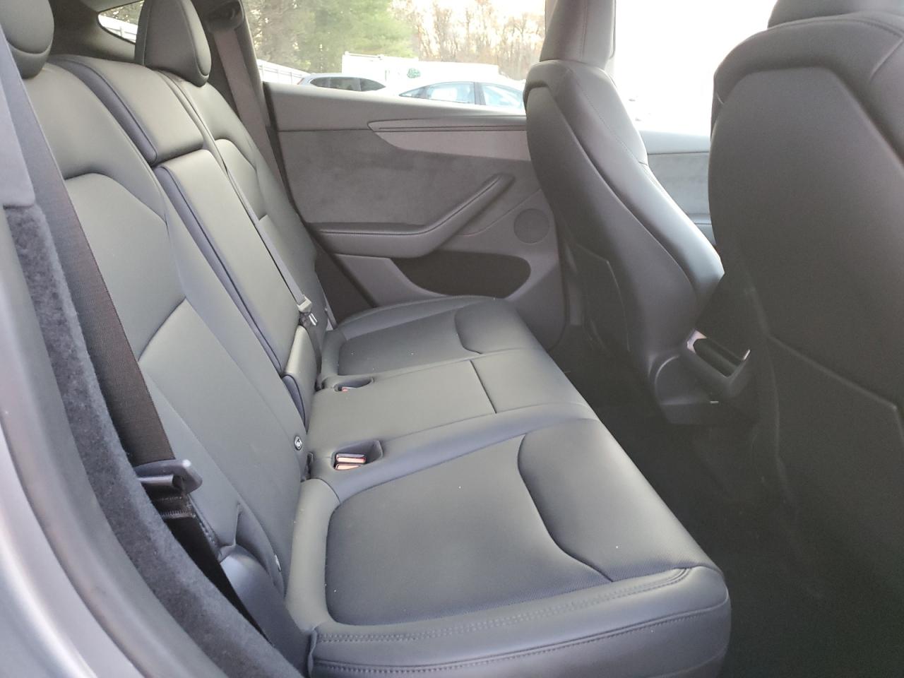 2026 Tesla Model Y VIN: 7SAYGDEE6TA477287 Lot: 93031125