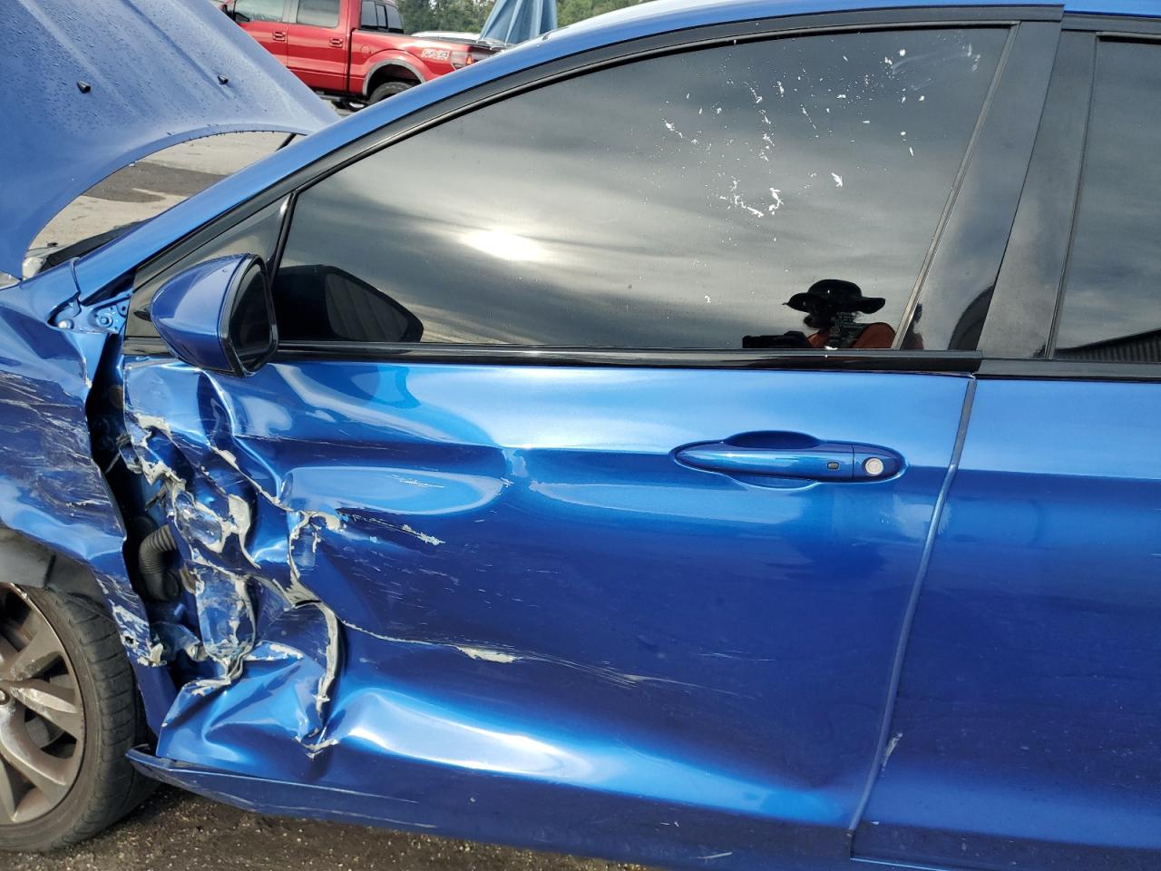 2015 Chrysler 200 S VIN: 1C3CCCBBXFN535759 Lot: 92330475