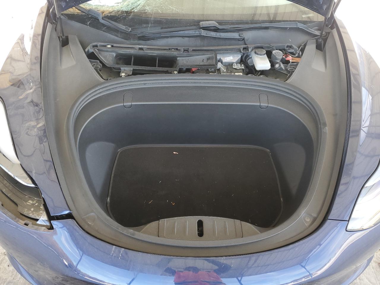 2018 Tesla Model 3 VIN: 5YJ3E1EBXJF117392 Lot: 92123395