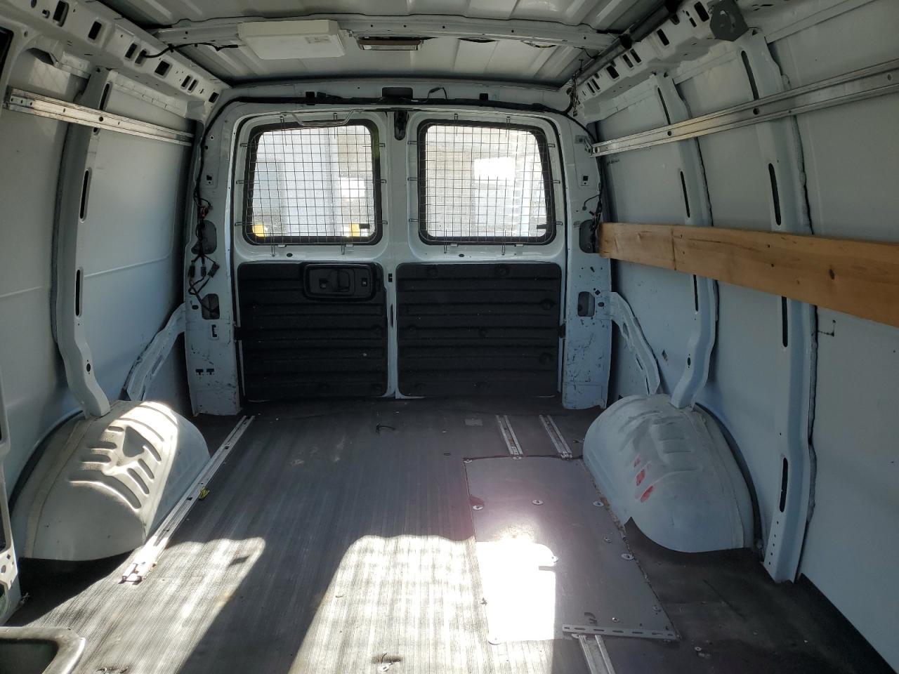 2014 Chev Express Cargo VIN: 1GCWGFCB2E1125119 Lot: 91801425