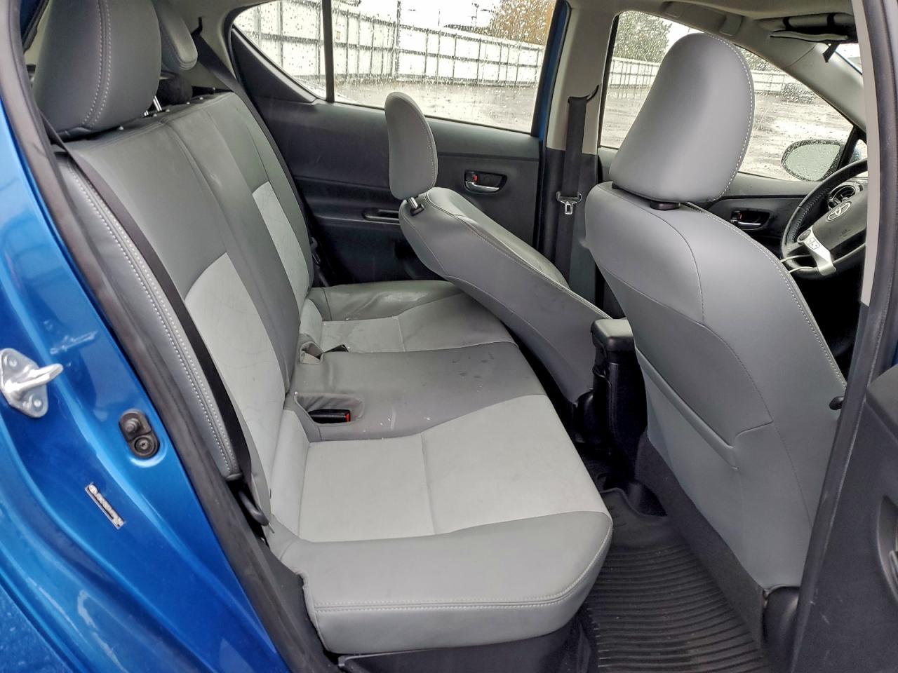 2017 Toyota Prius C VIN: JTDKDTB37H1596350 Lot: 93414735