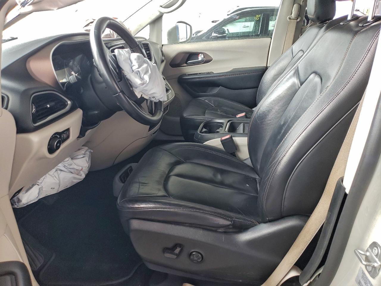 2017 Chrysler Pacifica Touring L VIN: 2C4RC1BG4HR794940 Lot: 93980245