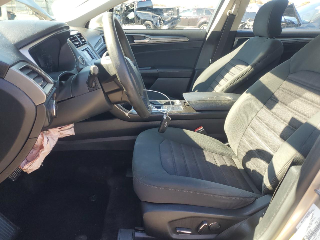 2017 Ford Fusion Se VIN: 3FA6P0H7XHR411947 Lot: 90981175