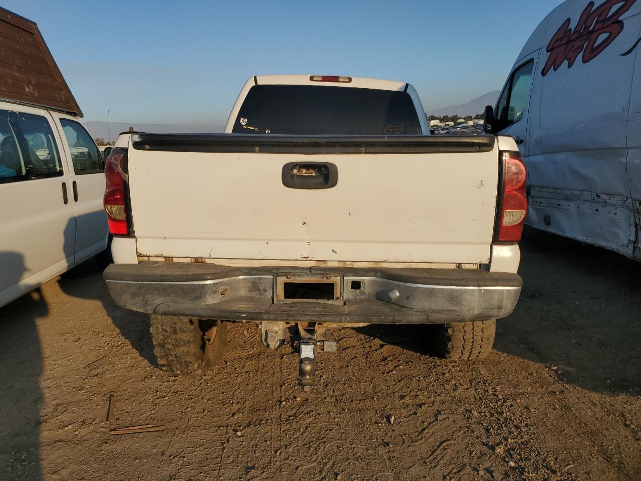 2002 GMC Sierra K1500 Heavy Duty VIN: 1GTGK13U12F108737 Lot: 91121235