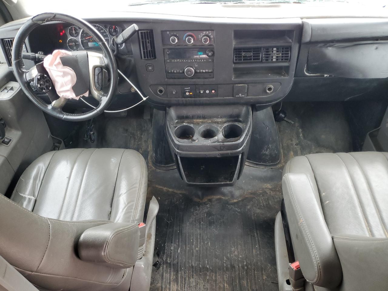 2017 Chevrolet Express G2 Delivery Van VIN: 1GCWGBFG3H1293114 Lot: 92417285