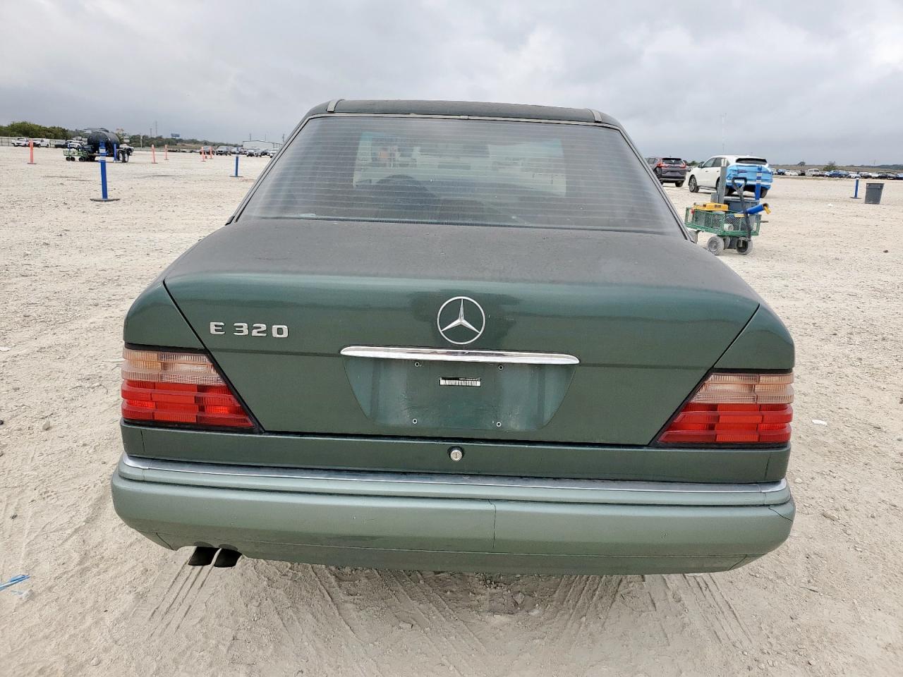 1994 Mercedes-Benz E 320 VIN: WDBEA32E0RC093755 Lot: 92571405
