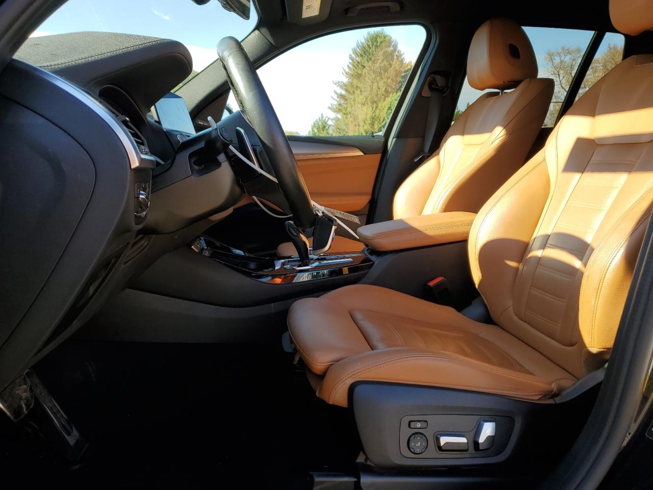 Фото: 5UXTY5C09M9E16324