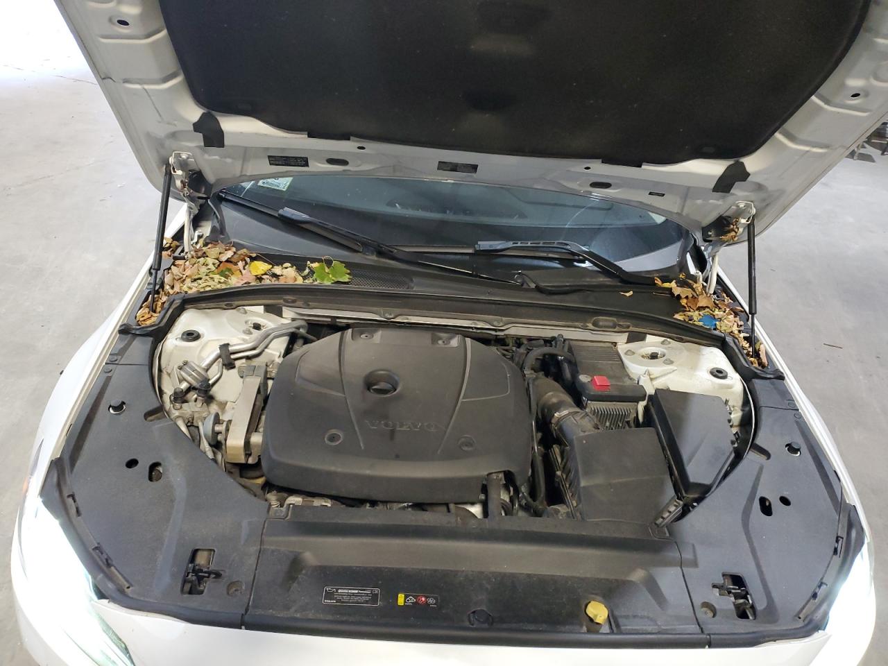 2018 Volvo S90 T5 Momentum VIN: LVY982MK5JP016235 Lot: 91518575