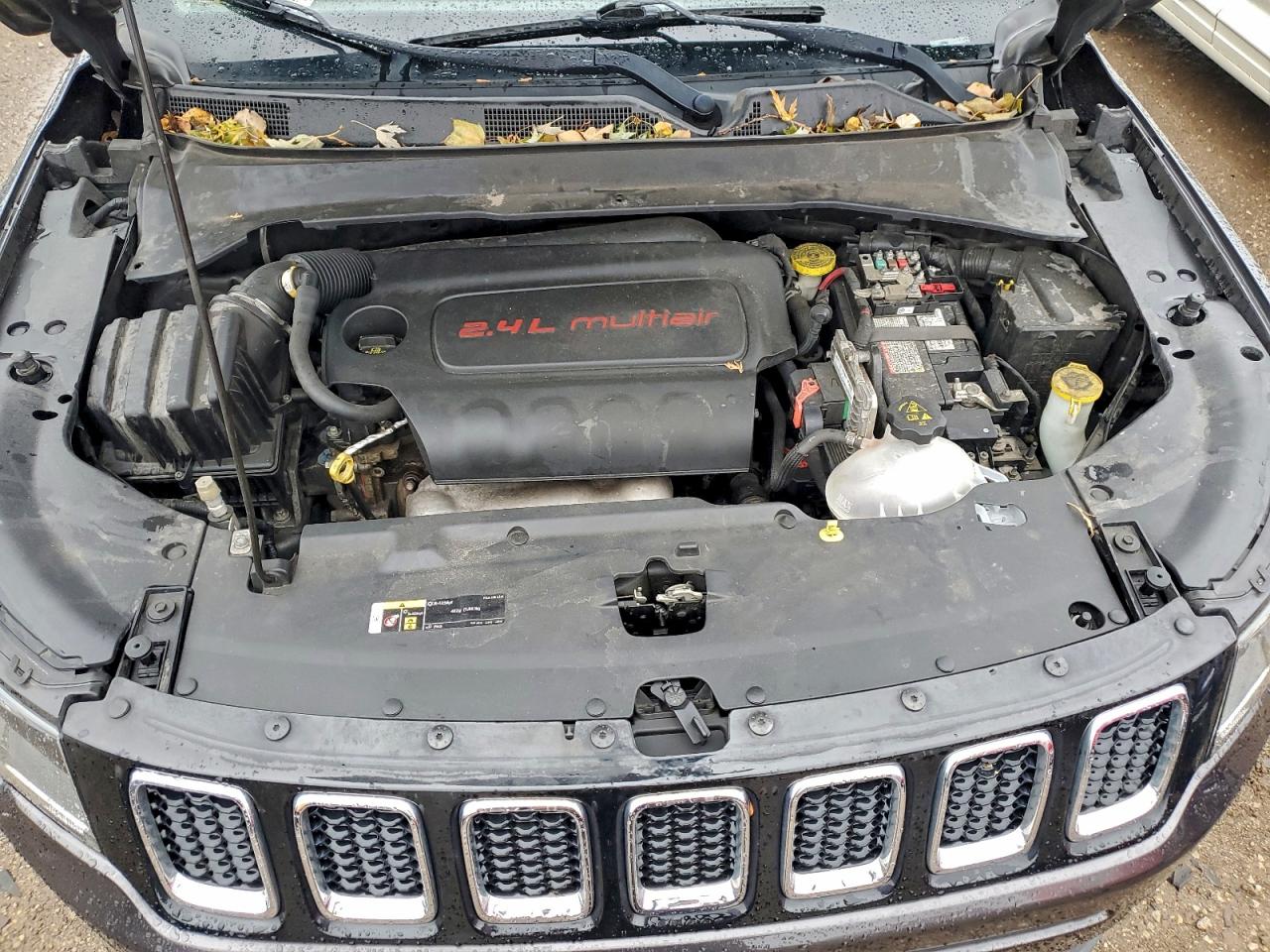 2019 Jeep Compass Latitude VIN: 3C4NJDBB5KT599282 Lot: 94183875