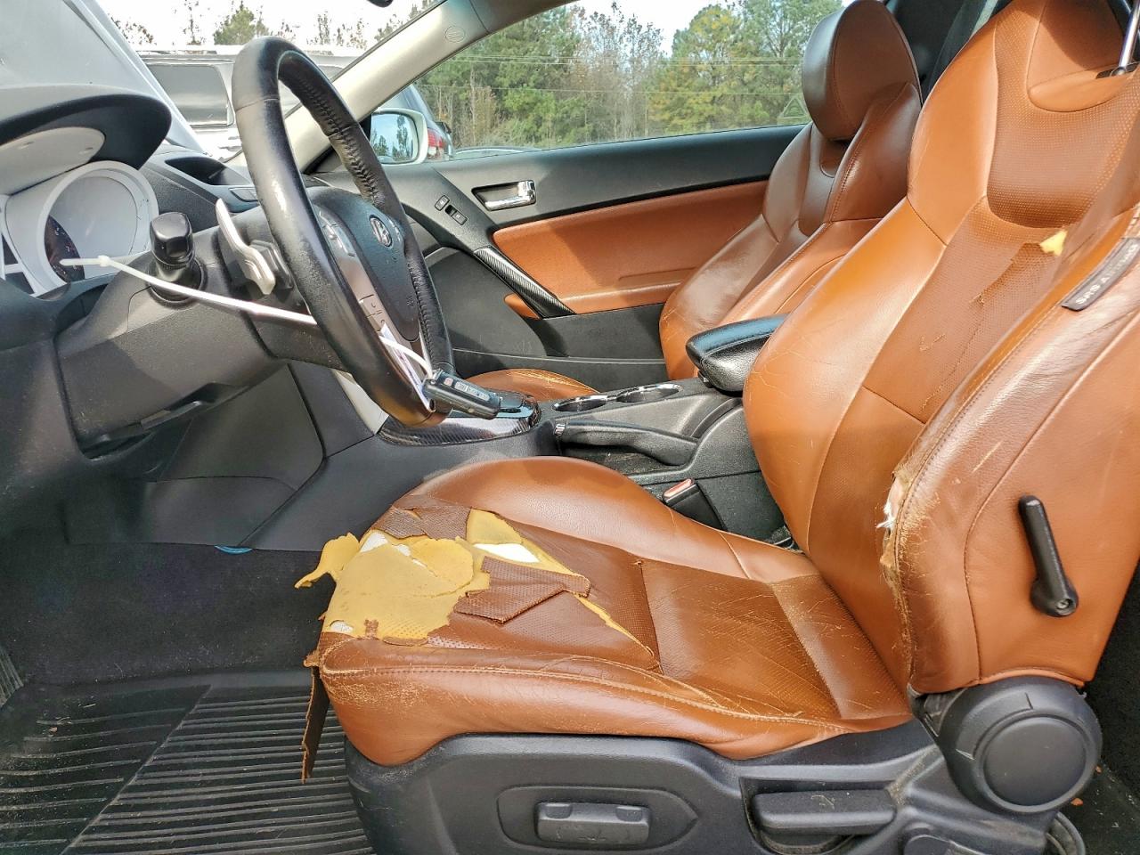 2010 Hyundai Genesis Coupe 3.8L VIN: KMHHU6KH0AU025306 Lot: 93696105