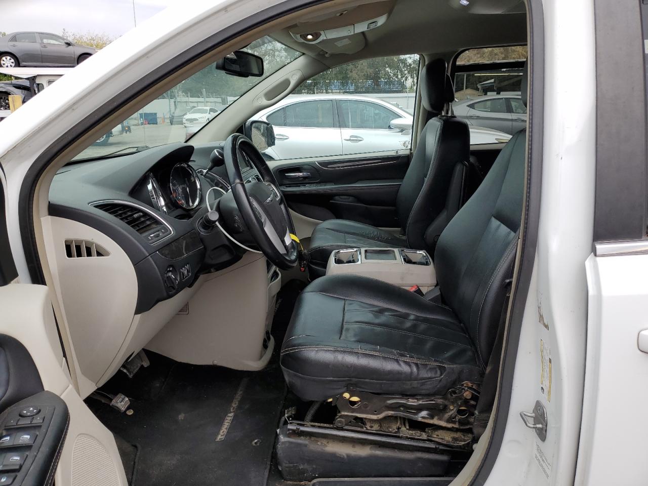 2014 Chrysler Town & Country Touring VIN: 2C4RC1BG4ER358911 Lot: 92817035