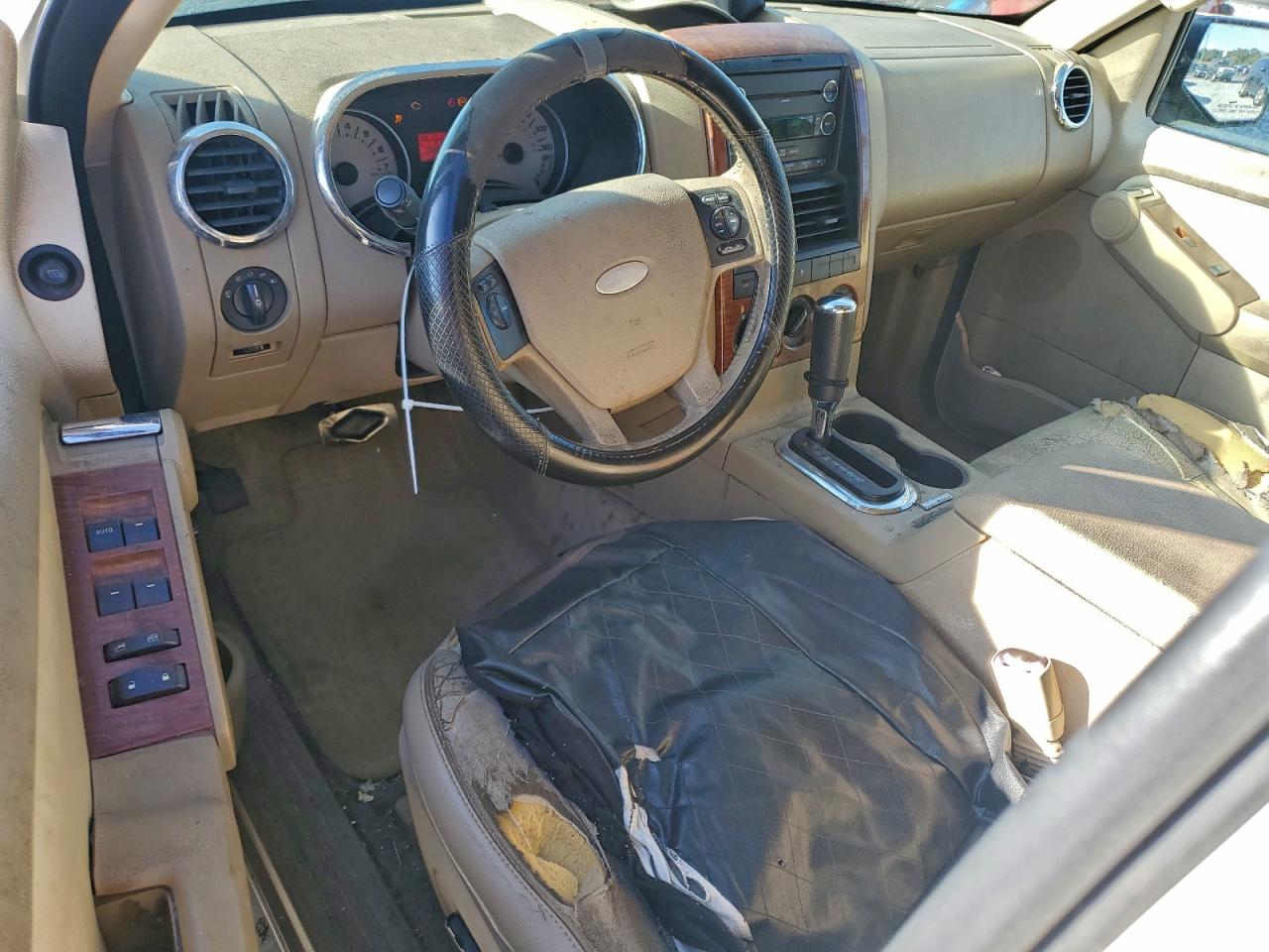 2008 Ford Explorer Eddie Bauer VIN: 1FMEU64E58UA68636 Lot: 93103765