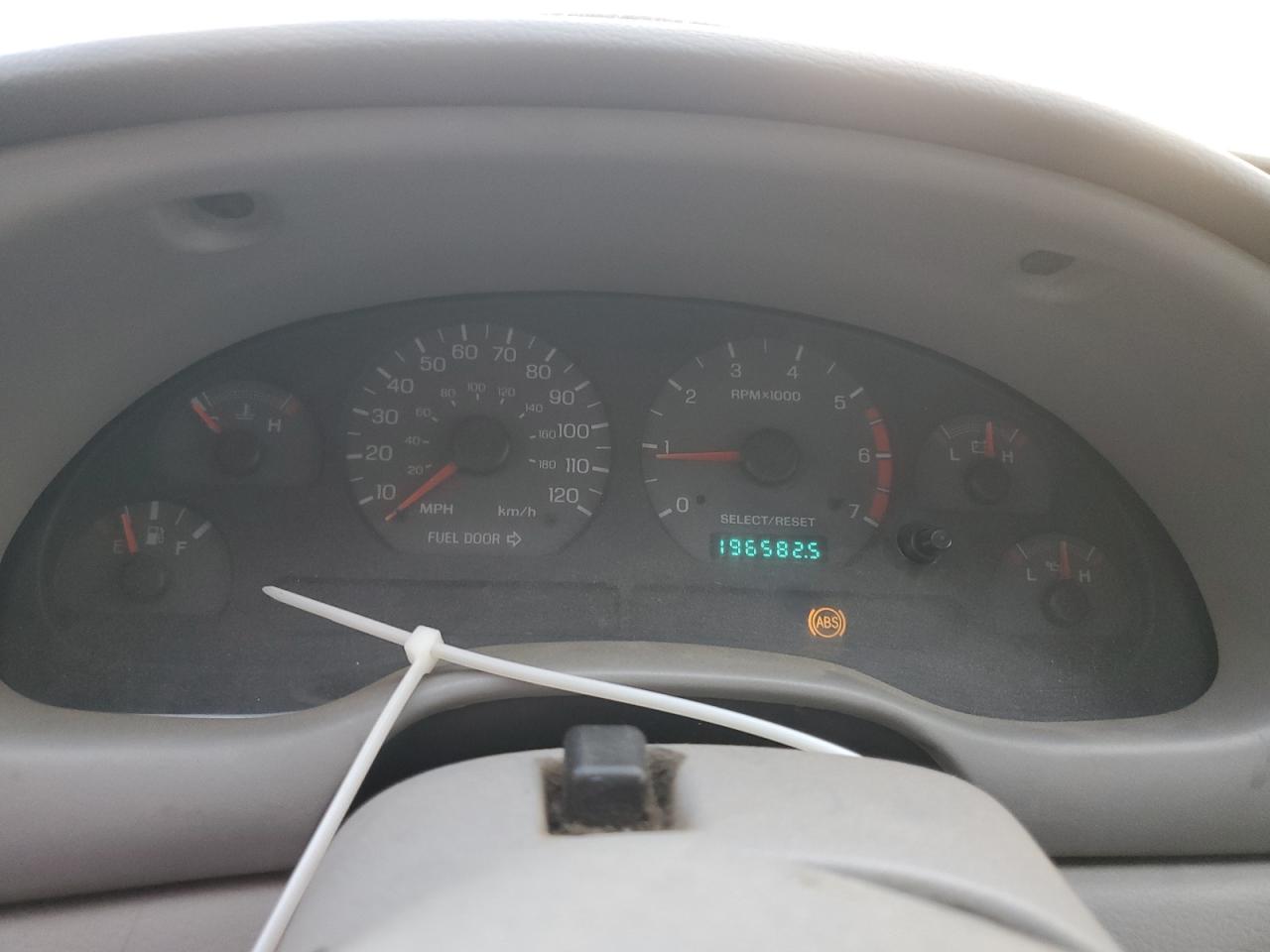 2000 Ford Mustang VIN: 1FAFP4443YF239454 Lot: 92201135