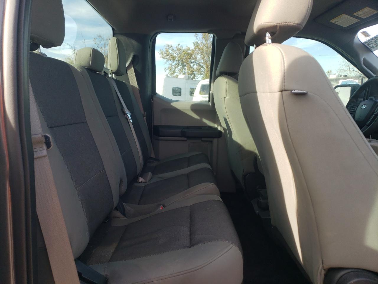 2015 Ford F150 Super Cab VIN: 1FTEX1C88FKF00977 Lot: 90118525