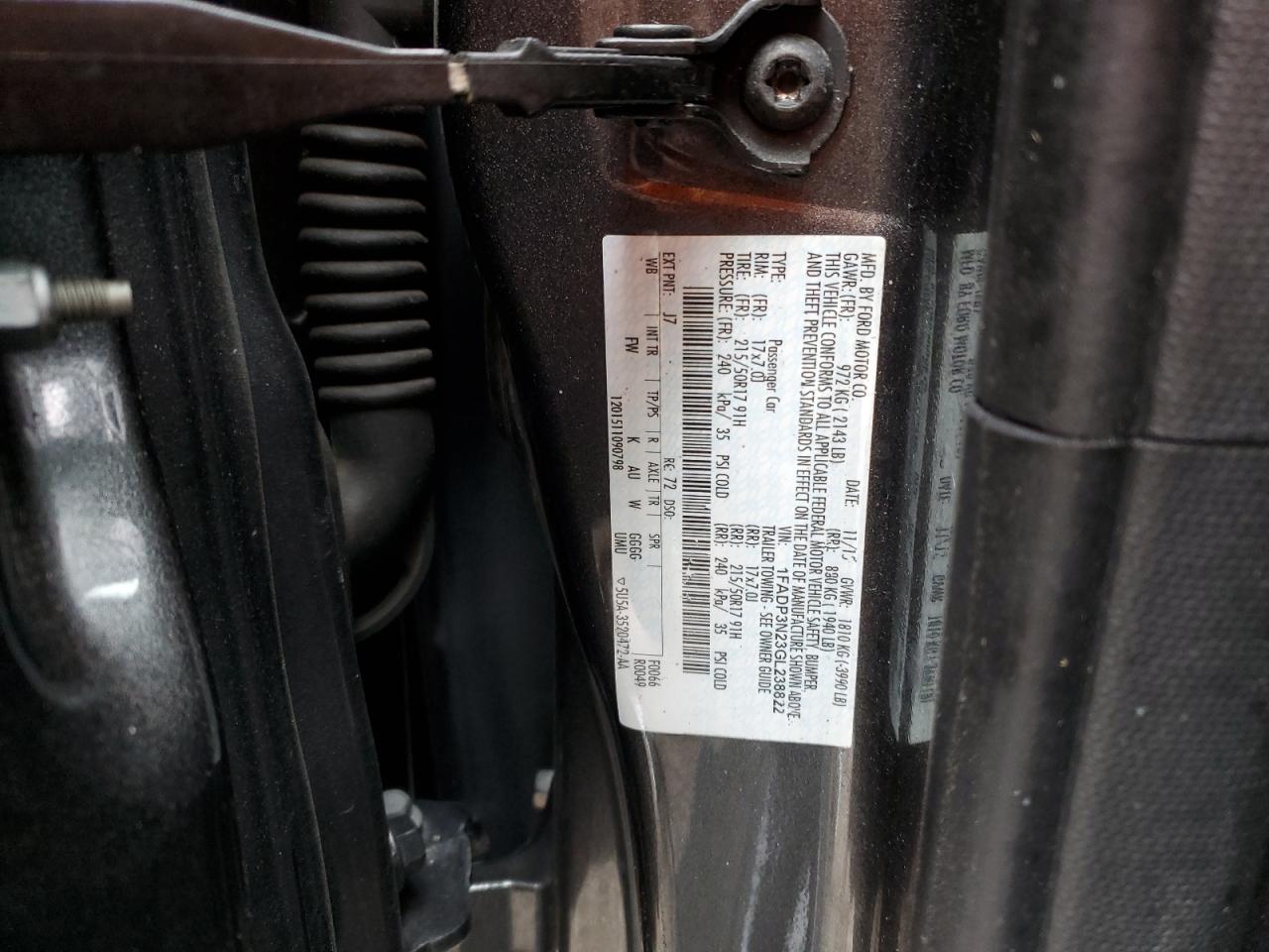 2016 Ford Focus Titanium VIN: 1FADP3N23GL238822 Lot: 92067655