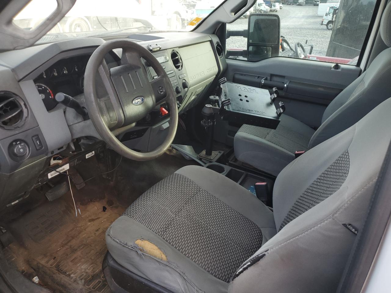 2011 Ford F450 Utility / Service Truck VIN: 1FDUF4GY2BEC25976 Lot: 93049825